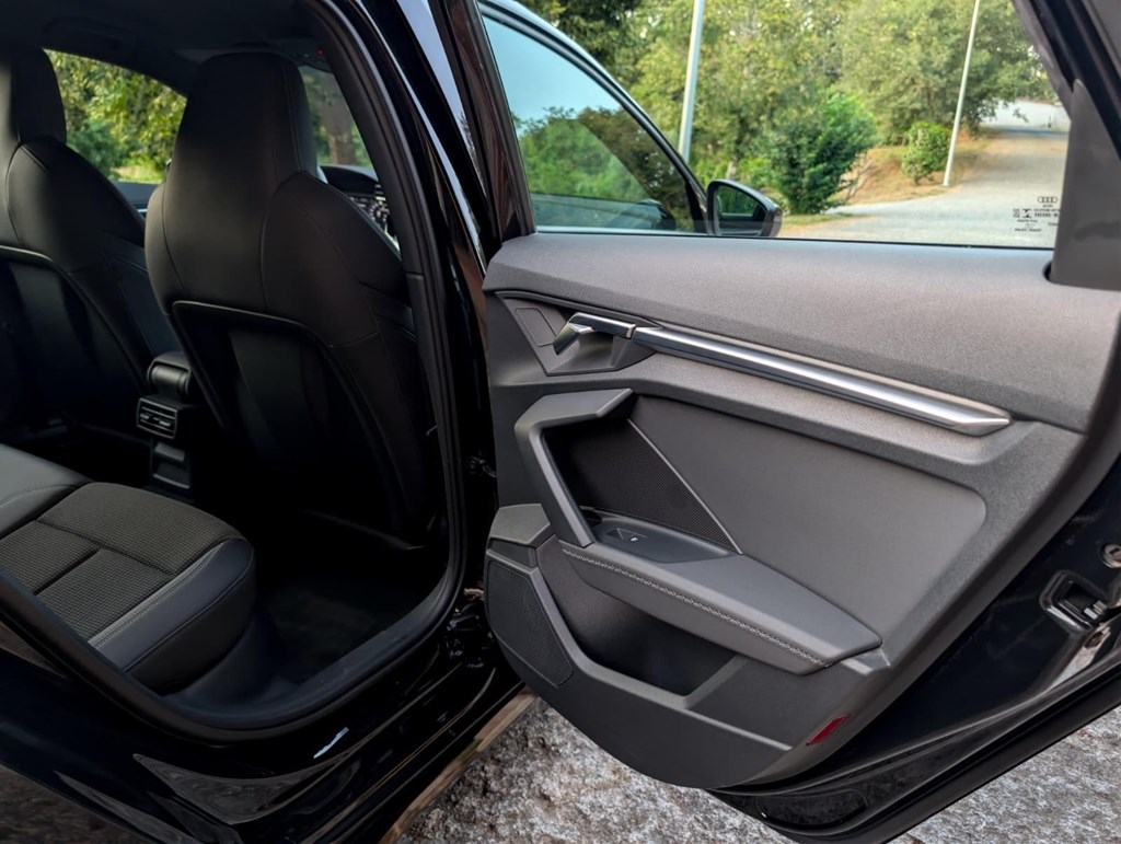 Foto 26 Audi A3 Sportback 35 TDI S-Tronic Black Line Ed.