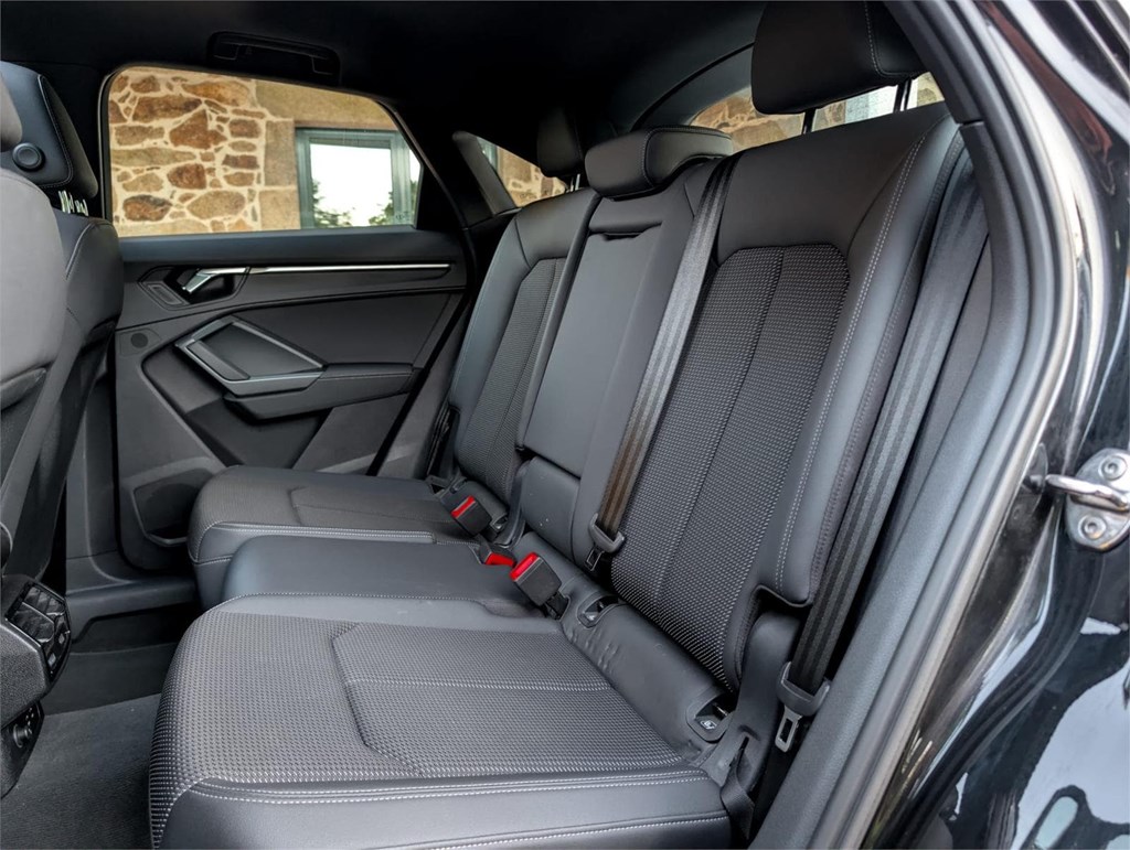 Foto 29 Audi Q3 Sportback 35 TDI Black Line Edition S-Tronic