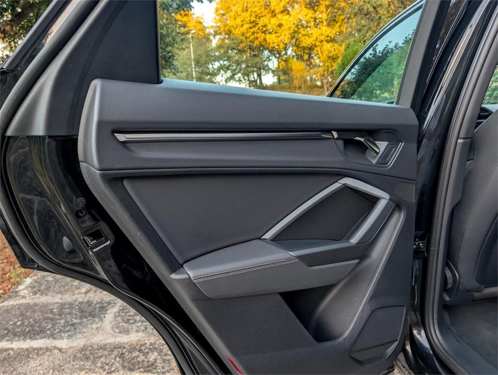 Foto 32 Audi Q3 Sportback 35 TDI Black Line Edition S-Tronic