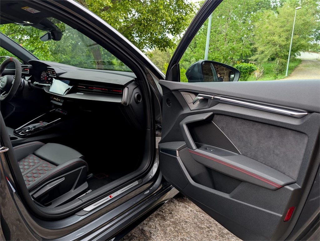 Foto 25 Audi RS3 Sportback 2.5 TFSI Quattro 