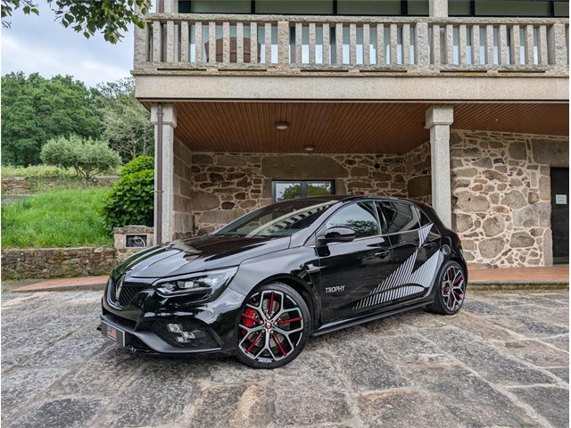 Renault Megane R.S Trophy 