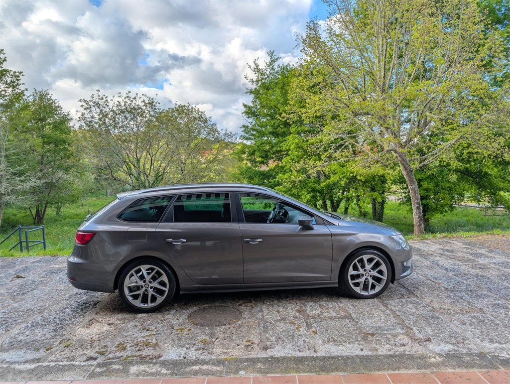 Foto 10 Seat Leon FR ST 2.0 TDI 