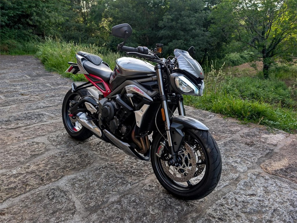 Foto 11 Triumph Street Triple 765 RS 