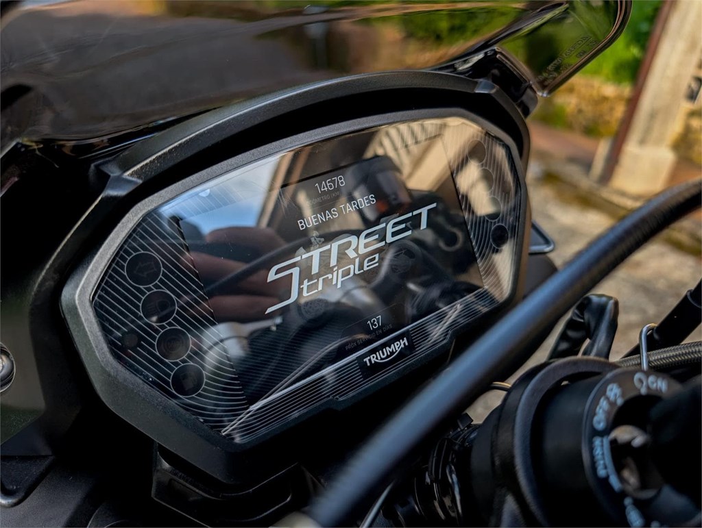 Foto 16 Triumph Street Triple 765 RS 