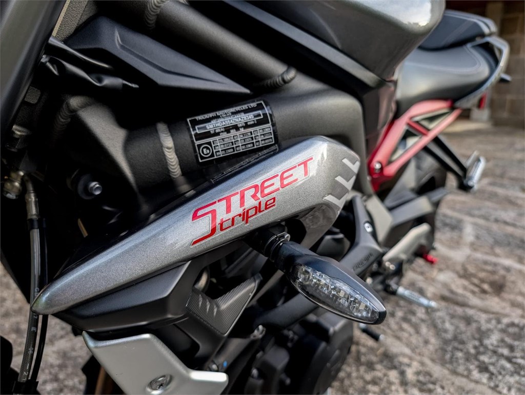 Foto 18 Triumph Street Triple 765 RS 
