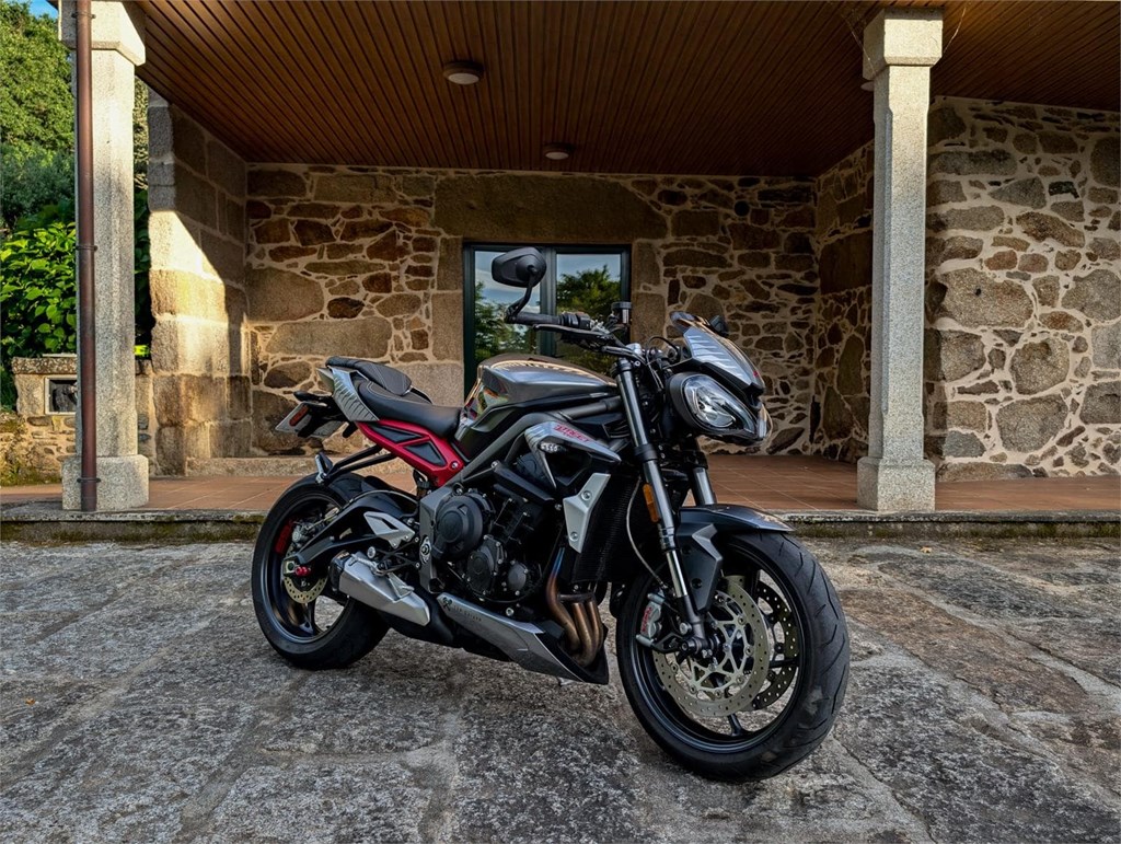 Foto 1 Triumph Street Triple 765 RS 