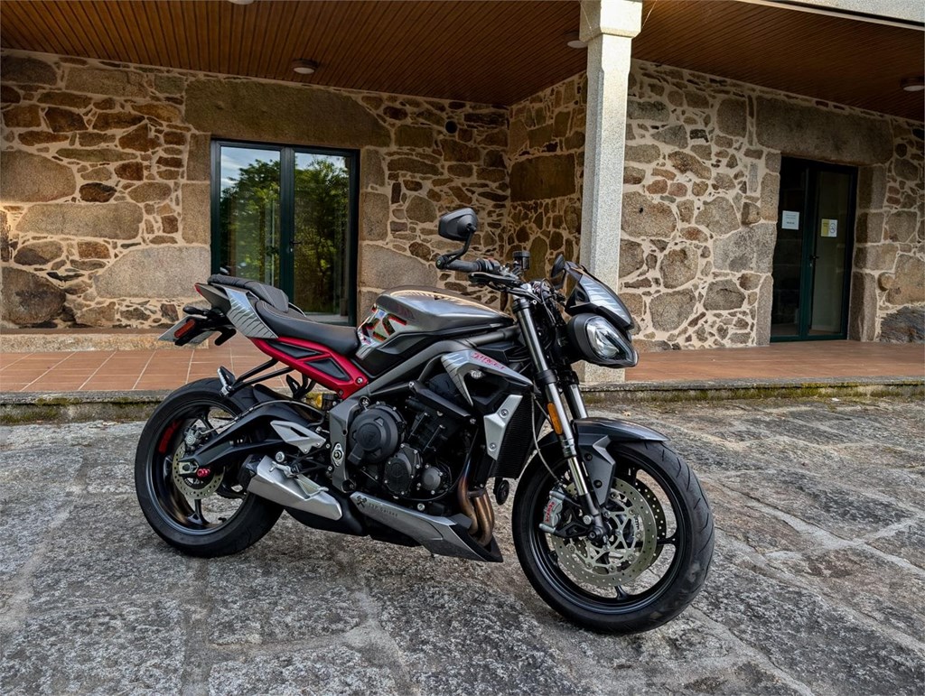 Foto 2 Triumph Street Triple 765 RS 