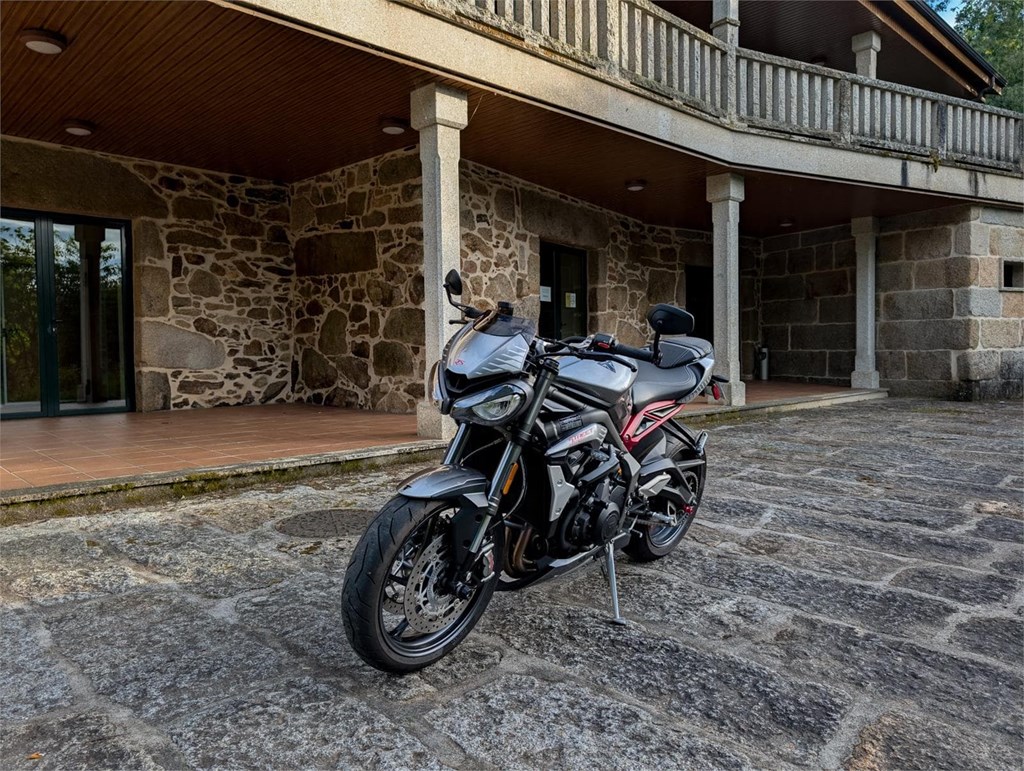 Foto 4 Triumph Street Triple 765 RS 