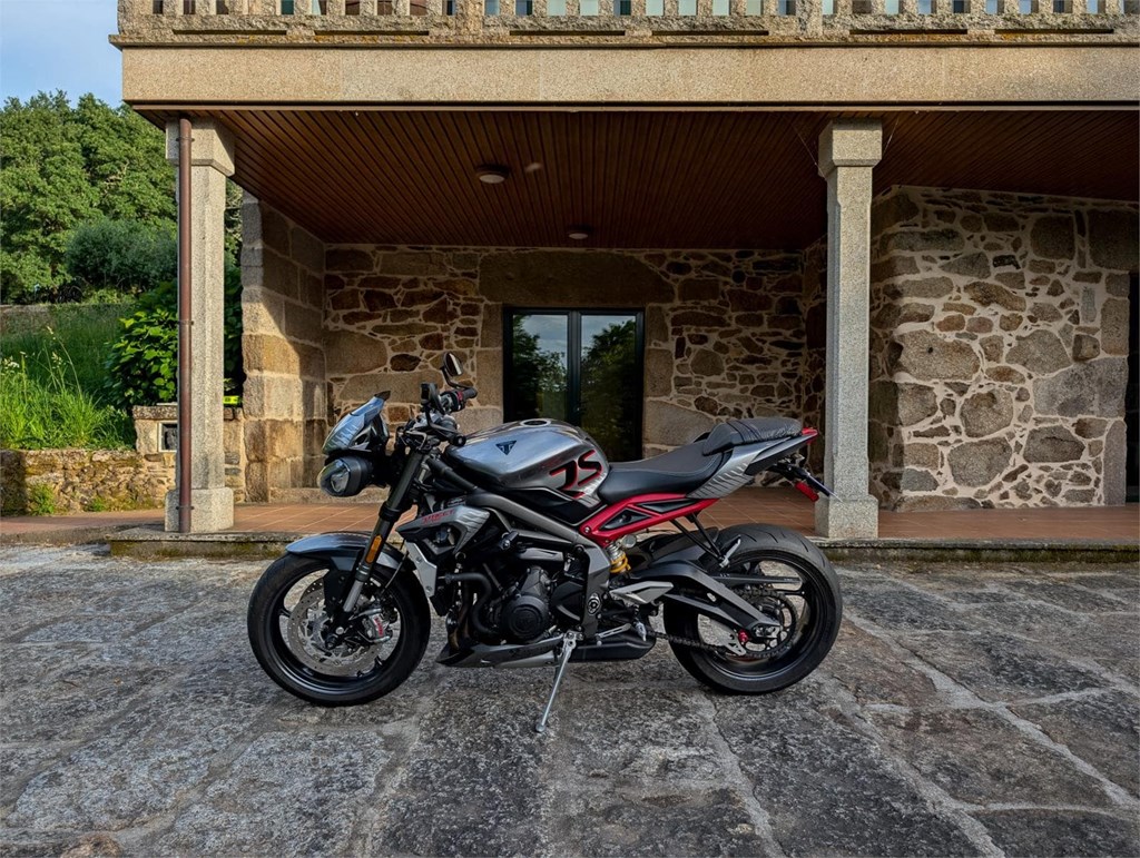 Foto 5 Triumph Street Triple 765 RS 