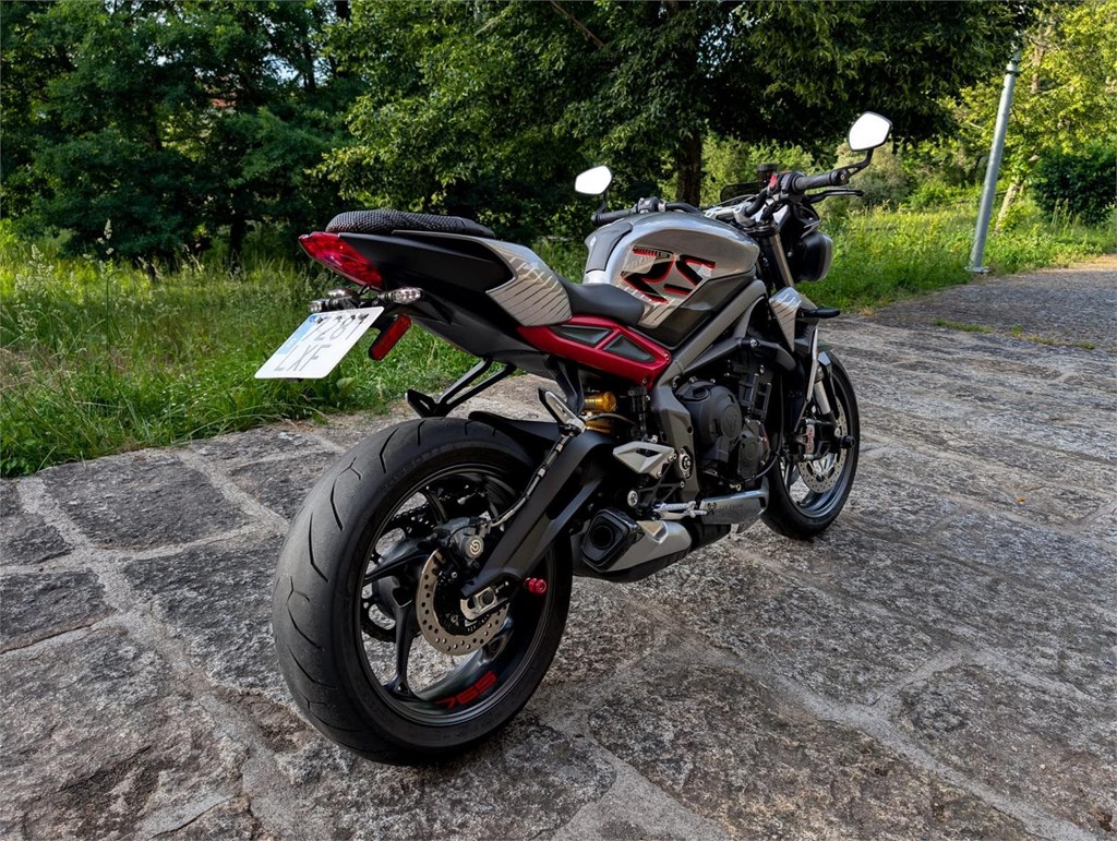 Foto 8 Triumph Street Triple 765 RS 
