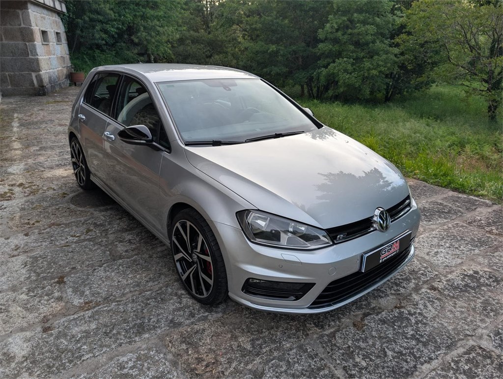 Foto 10 Volkswagen Golf 2.0 TDI R-Line