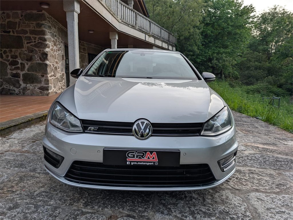 Foto 11 Volkswagen Golf 2.0 TDI R-Line