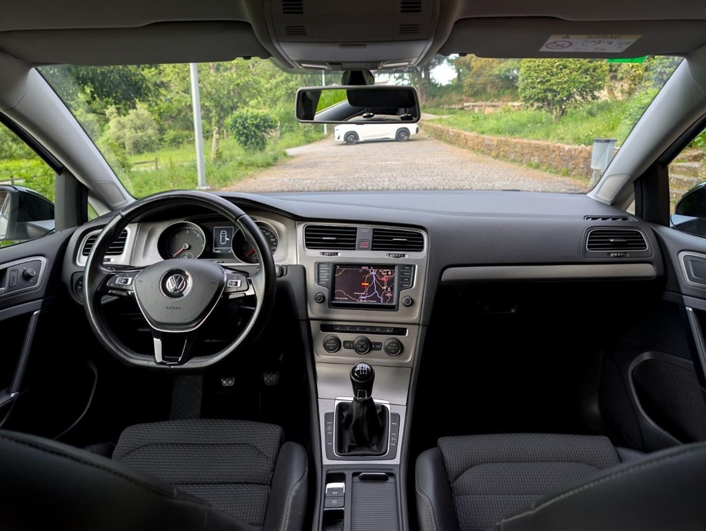 Foto 12 Volkswagen Golf 2.0 TDI R-Line