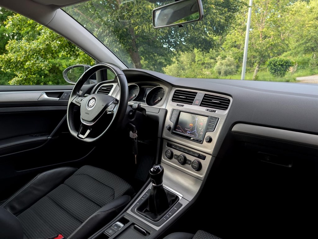 Foto 13 Volkswagen Golf 2.0 TDI R-Line