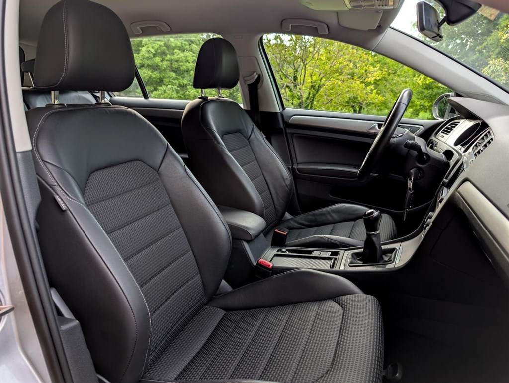 Foto 15 Volkswagen Golf 2.0 TDI R-Line