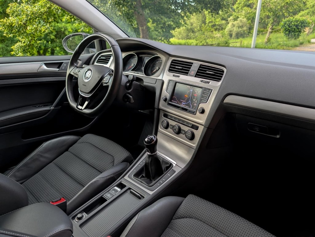 Foto 16 Volkswagen Golf 2.0 TDI R-Line