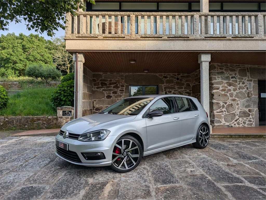 Foto 1 Volkswagen Golf 2.0 TDI R-Line