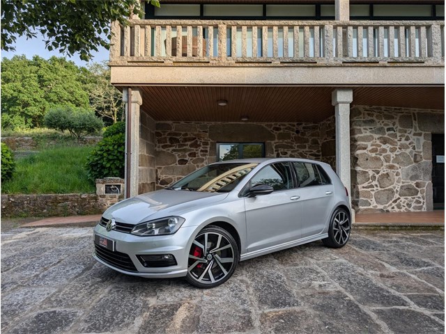 Volkswagen Golf 2.0 TDI R-Line