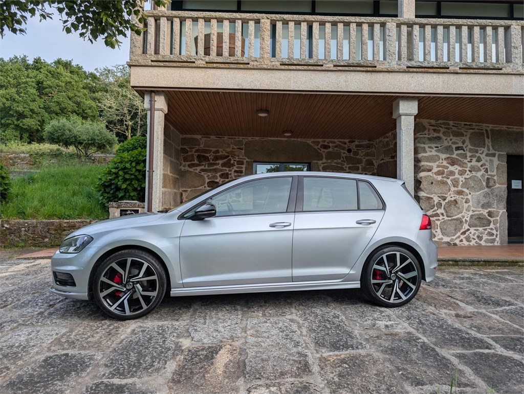 Foto 5 Volkswagen Golf 2.0 TDI R-Line