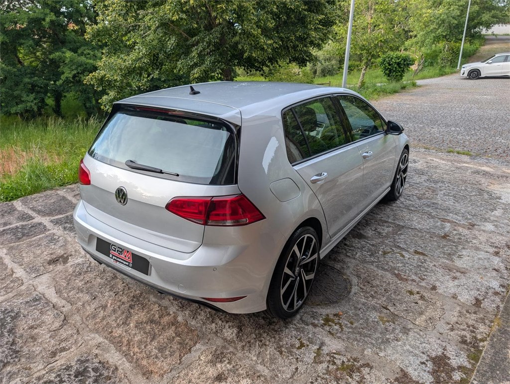 Foto 8 Volkswagen Golf 2.0 TDI R-Line