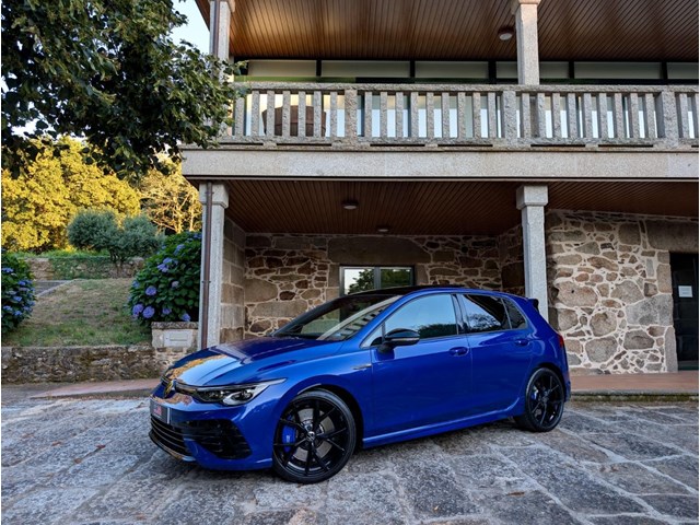 Volkswagen Golf R Performance 320 4 Motion
