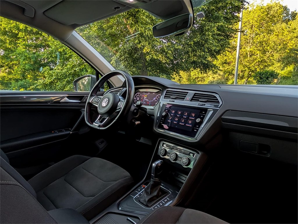 Foto 14 Volkswagen Tiguan 2.0 TDI Sport DSG