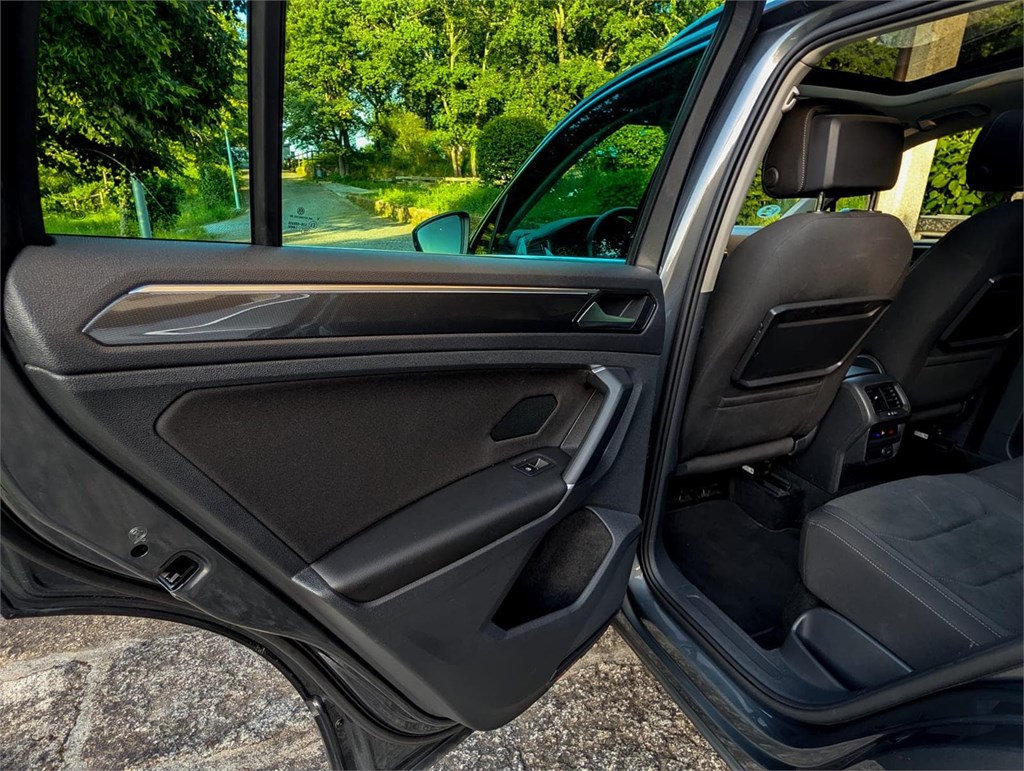 Foto 21 Volkswagen Tiguan 2.0 TDI Sport DSG