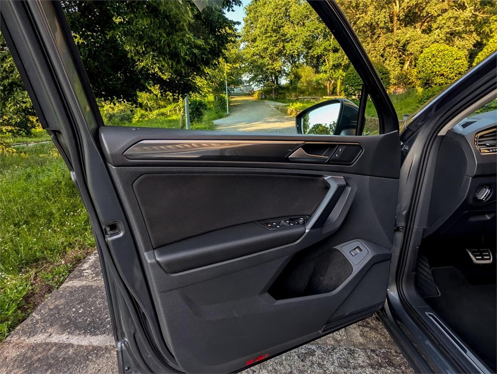 Foto 22 Volkswagen Tiguan 2.0 TDI Sport DSG